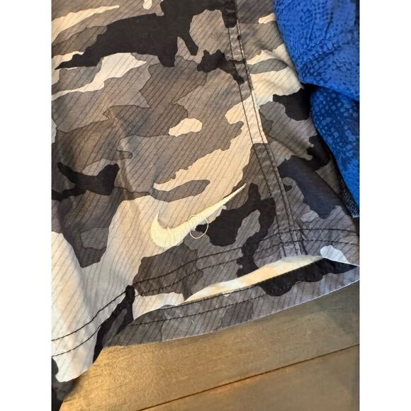 BOYS BUNDLE OF CLOTHING - Picture 3 of 8